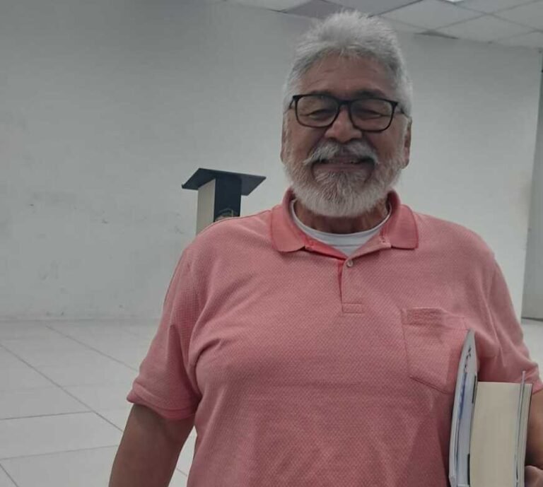 Barros Alves em evento da Academia de Letras